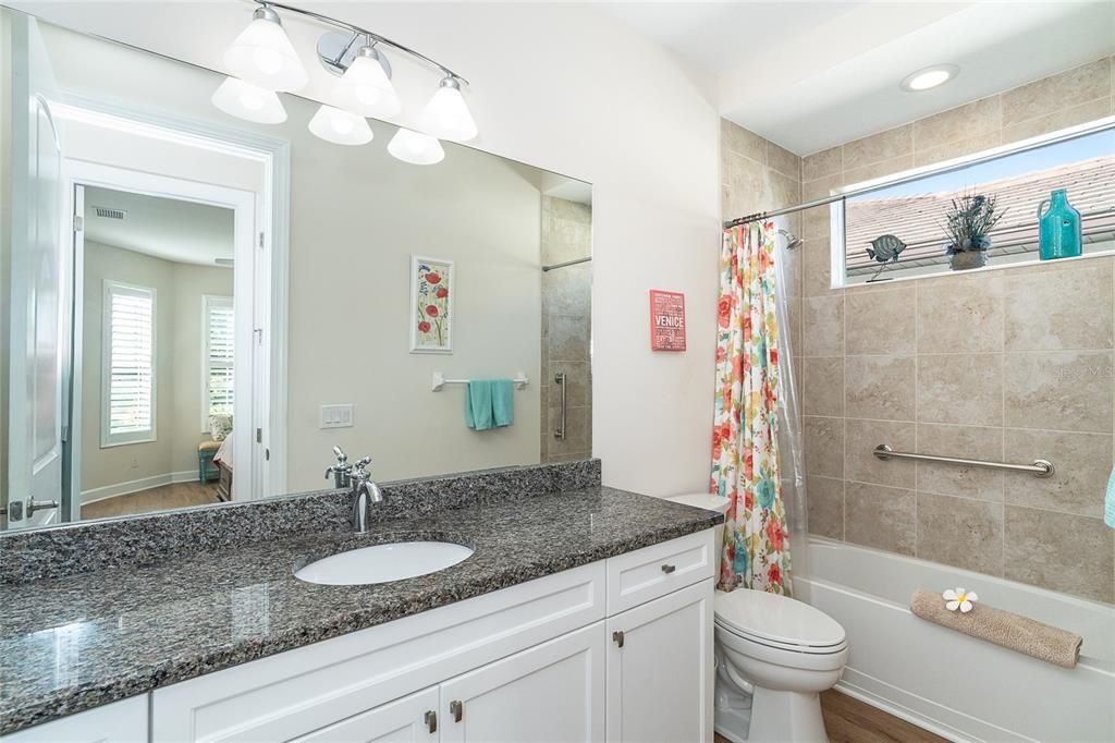 En Venta: $450,000 (2 camas, 2 baños, 1921 Pies cuadrados)