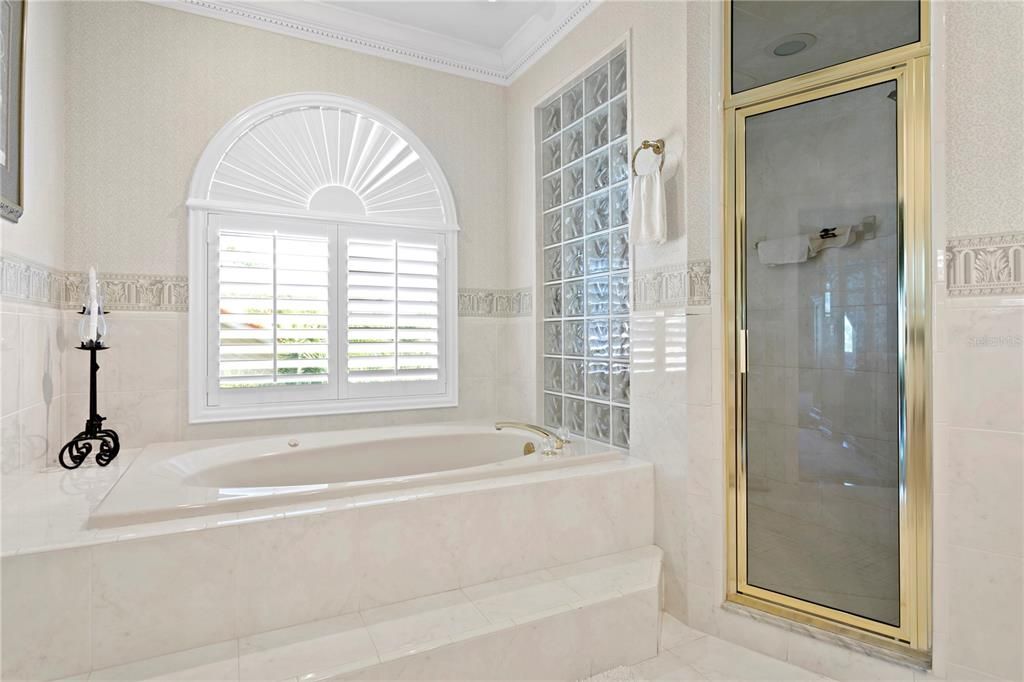 For Sale: $3,100,000 (5 beds, 5 baths, 5345 Square Feet)