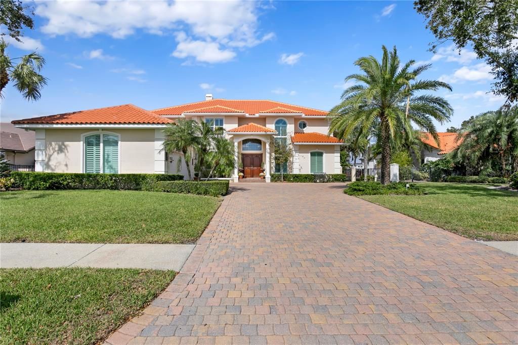 For Sale: $3,100,000 (5 beds, 5 baths, 5345 Square Feet)