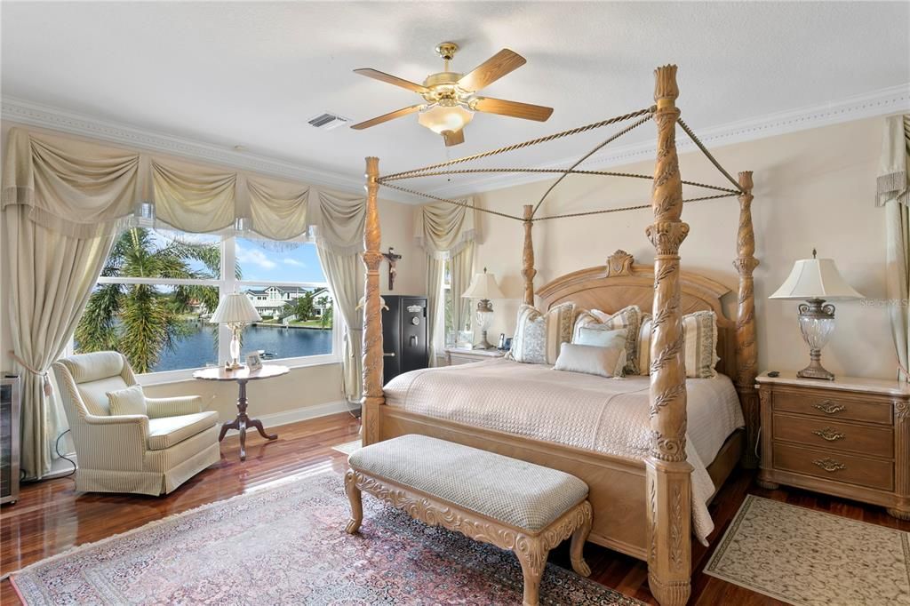 For Sale: $3,100,000 (5 beds, 5 baths, 5345 Square Feet)