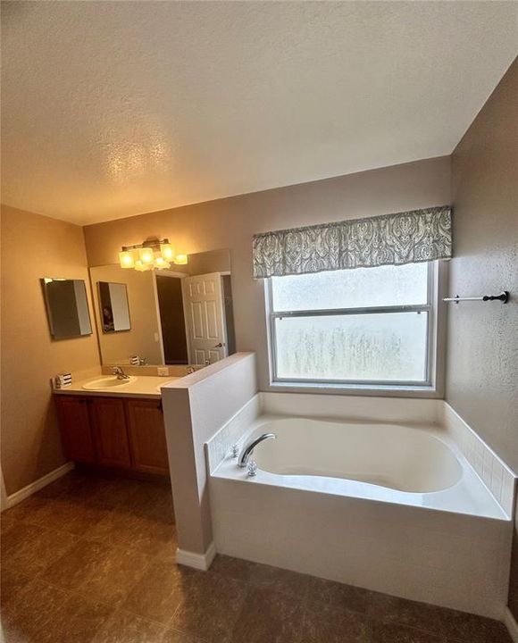 For Sale: $265,000 (3 beds, 2 baths, 1872 Square Feet)