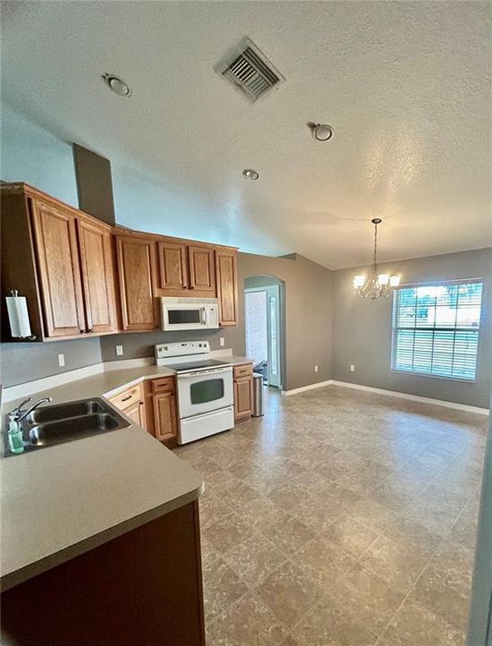 For Sale: $265,000 (3 beds, 2 baths, 1872 Square Feet)