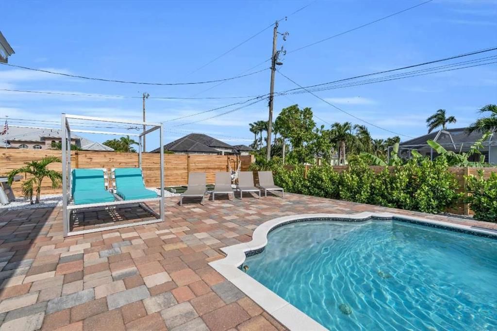 For Sale: $525,000 (3 beds, 2 baths, 1741 Square Feet)