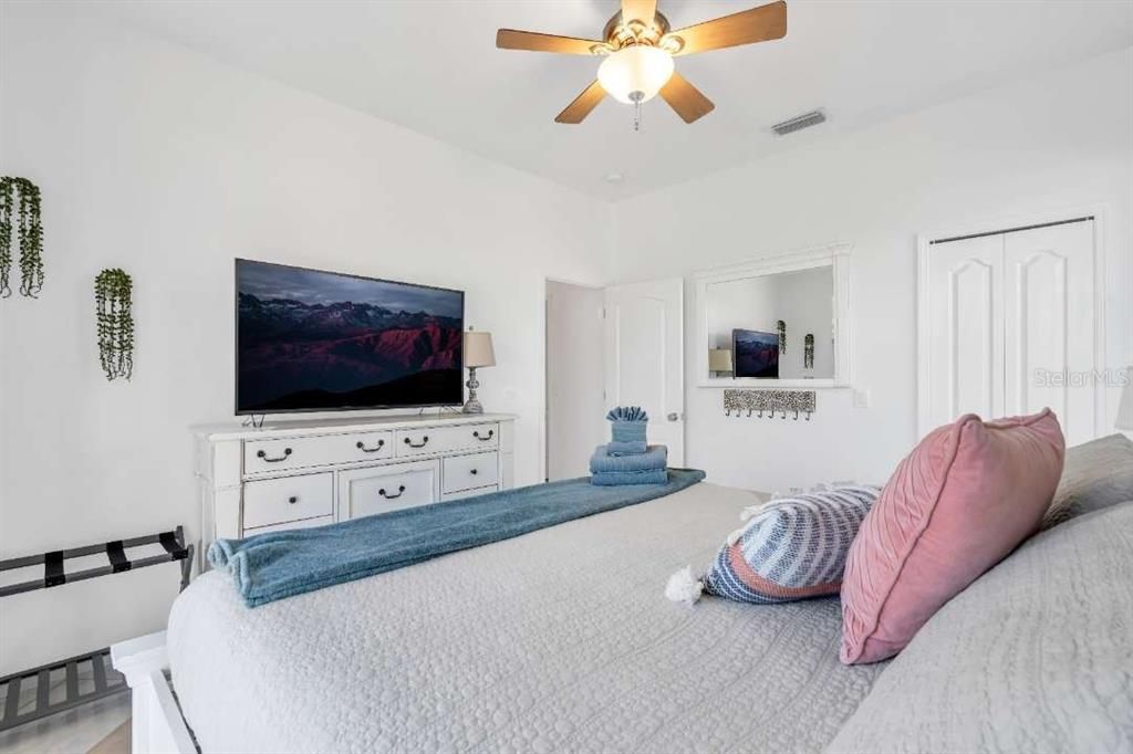 For Sale: $525,000 (3 beds, 2 baths, 1741 Square Feet)