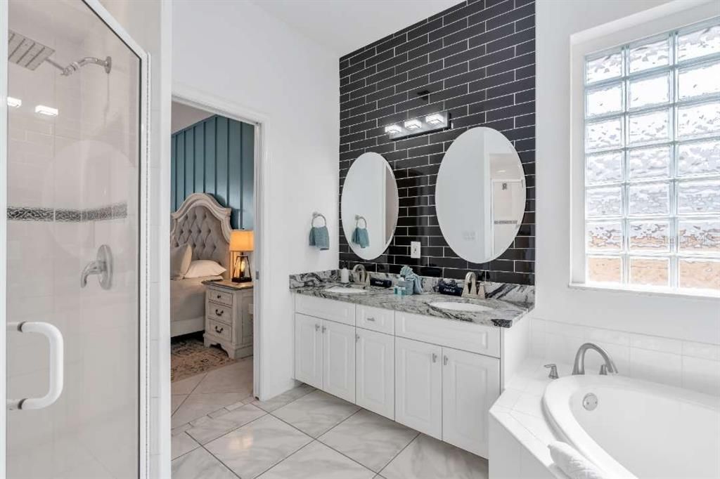 For Sale: $525,000 (3 beds, 2 baths, 1741 Square Feet)