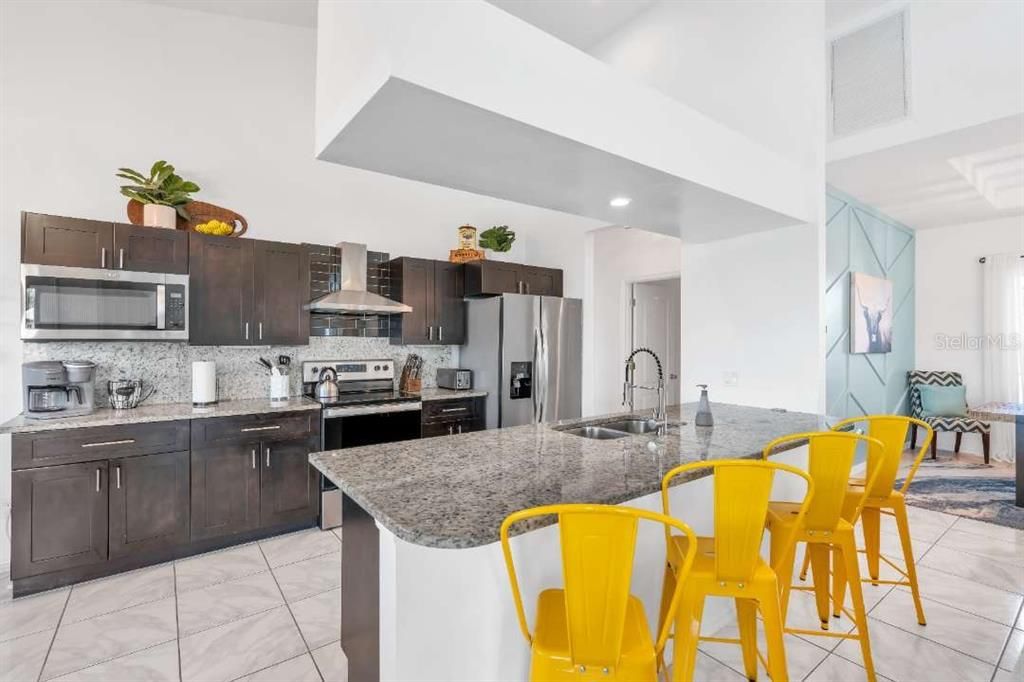 For Sale: $525,000 (3 beds, 2 baths, 1741 Square Feet)