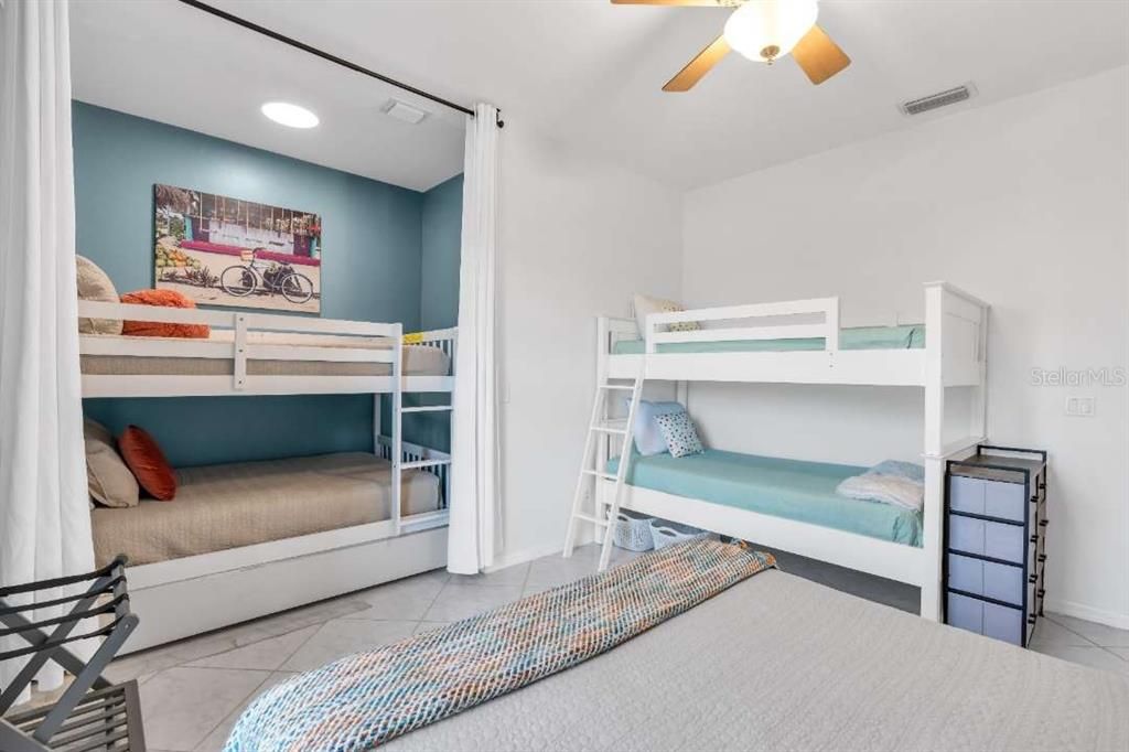 For Sale: $525,000 (3 beds, 2 baths, 1741 Square Feet)