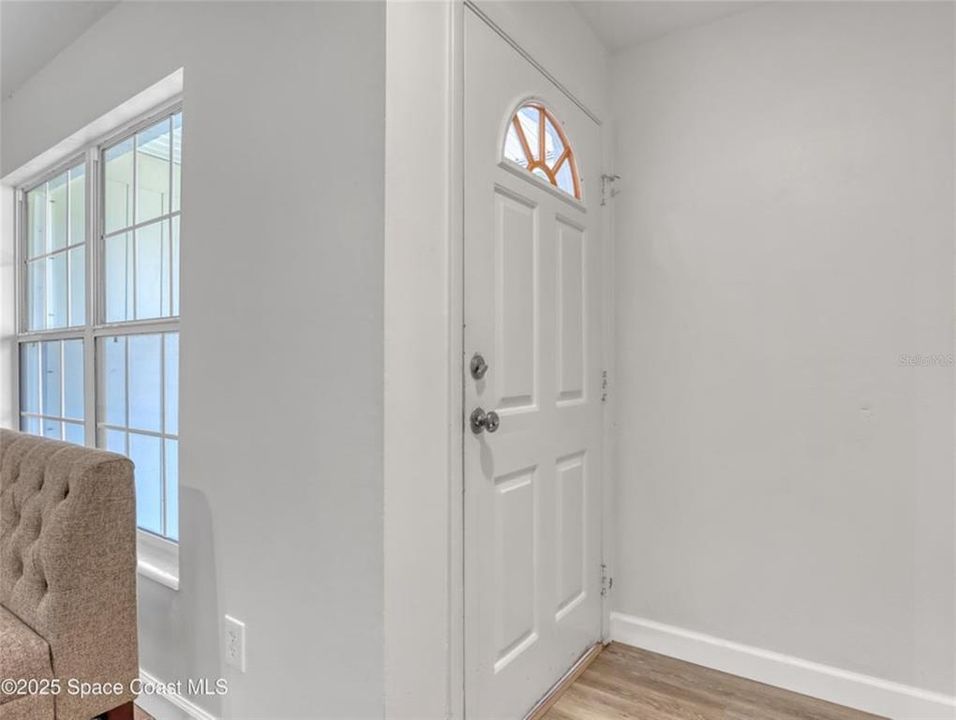 待售: $299,900 (4 贝兹, 2 浴室, 1198 平方英尺)