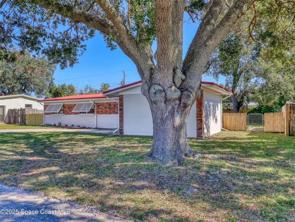 待售: $299,900 (4 贝兹, 2 浴室, 1198 平方英尺)