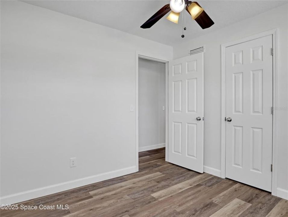 待售: $299,900 (4 贝兹, 2 浴室, 1198 平方英尺)