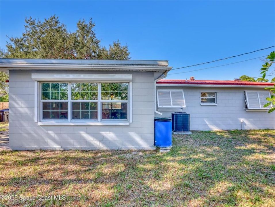 待售: $299,900 (4 贝兹, 2 浴室, 1198 平方英尺)