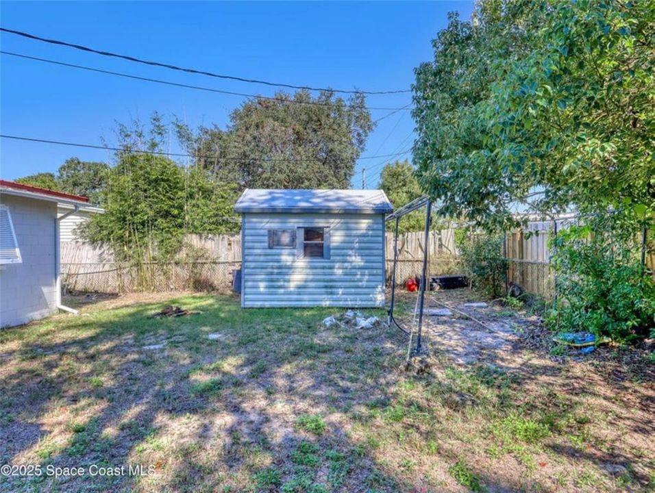 待售: $299,900 (4 贝兹, 2 浴室, 1198 平方英尺)