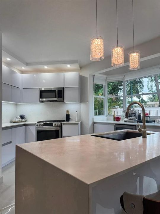 For Rent: $4,950 (3 beds, 2 baths, 2600 Square Feet)