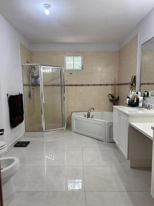 For Rent: $4,950 (3 beds, 2 baths, 2600 Square Feet)