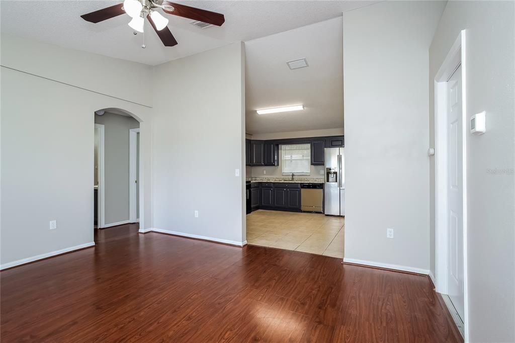 For Rent: $1,925 (3 beds, 2 baths, 1208 Square Feet)