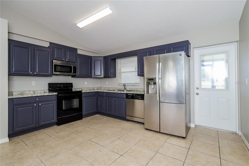 For Rent: $1,925 (3 beds, 2 baths, 1208 Square Feet)