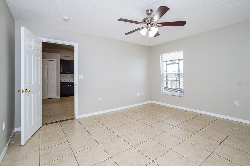 For Rent: $1,925 (3 beds, 2 baths, 1208 Square Feet)