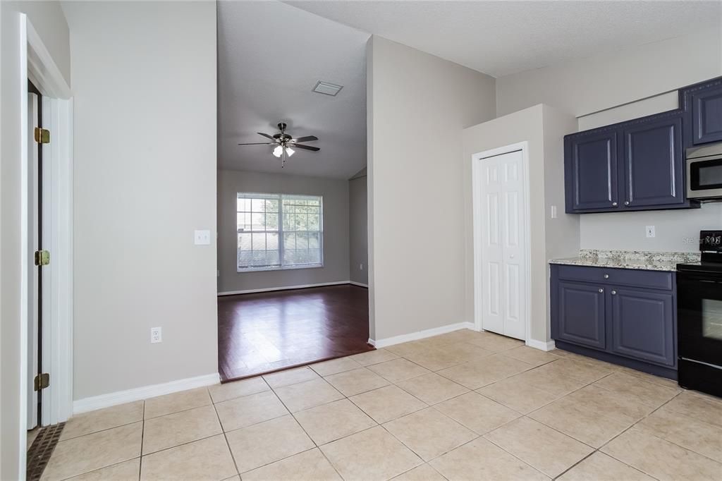 For Rent: $1,925 (3 beds, 2 baths, 1208 Square Feet)