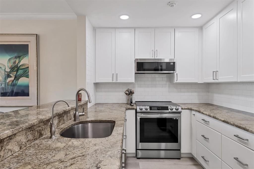 For Sale: $994,000 (3 beds, 2 baths, 1362 Square Feet)