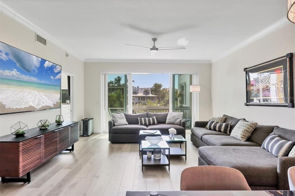 For Sale: $994,000 (3 beds, 2 baths, 1362 Square Feet)