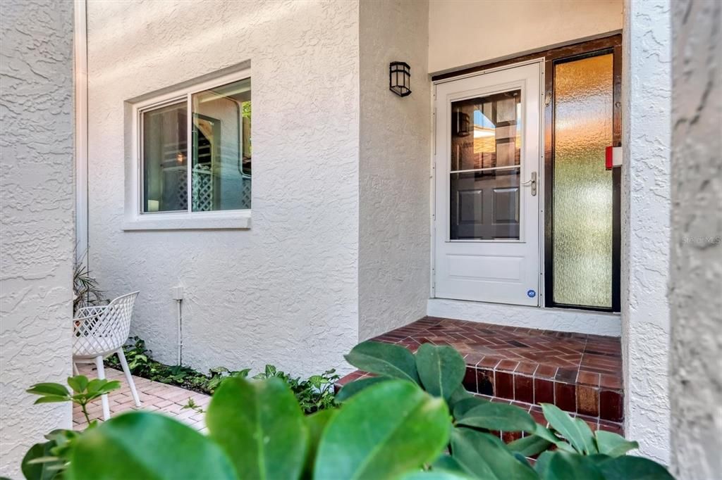 For Sale: $994,000 (3 beds, 2 baths, 1362 Square Feet)