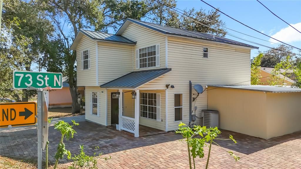 En Venta: $425,000 (4 camas, 2 baños, 1608 Pies cuadrados)