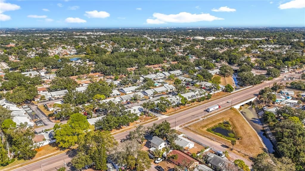 En Venta: $425,000 (4 camas, 2 baños, 1608 Pies cuadrados)