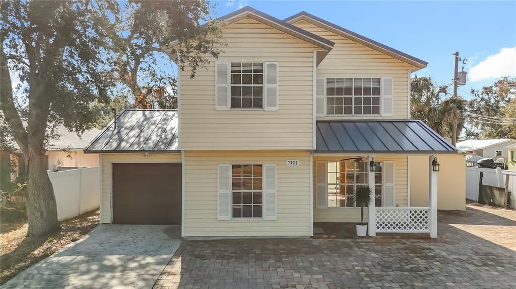 En Venta: $425,000 (4 camas, 2 baños, 1608 Pies cuadrados)