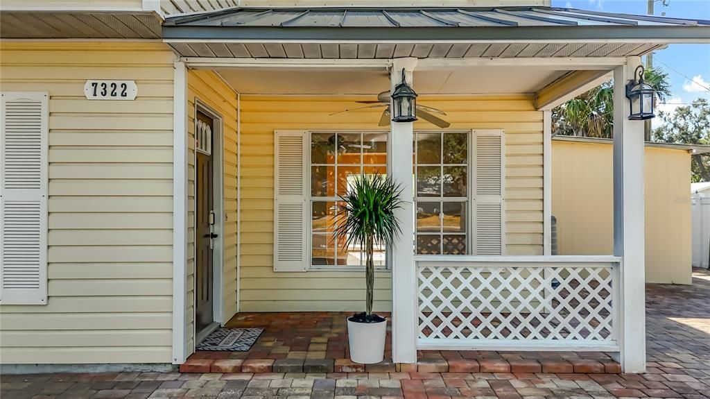 En Venta: $425,000 (4 camas, 2 baños, 1608 Pies cuadrados)