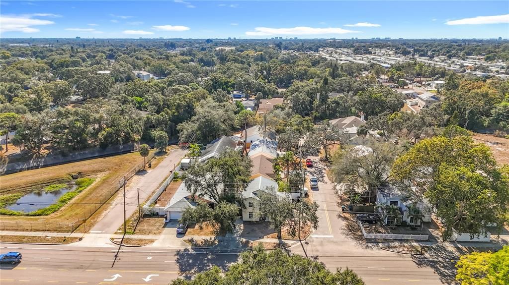 En Venta: $425,000 (4 camas, 2 baños, 1608 Pies cuadrados)