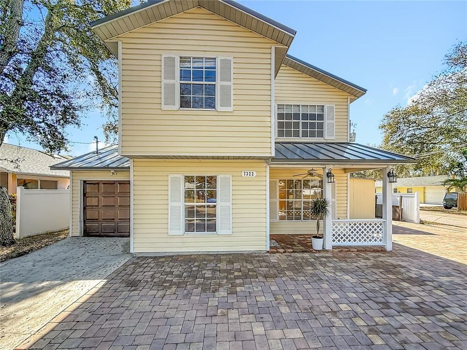 En Venta: $425,000 (4 camas, 2 baños, 1608 Pies cuadrados)