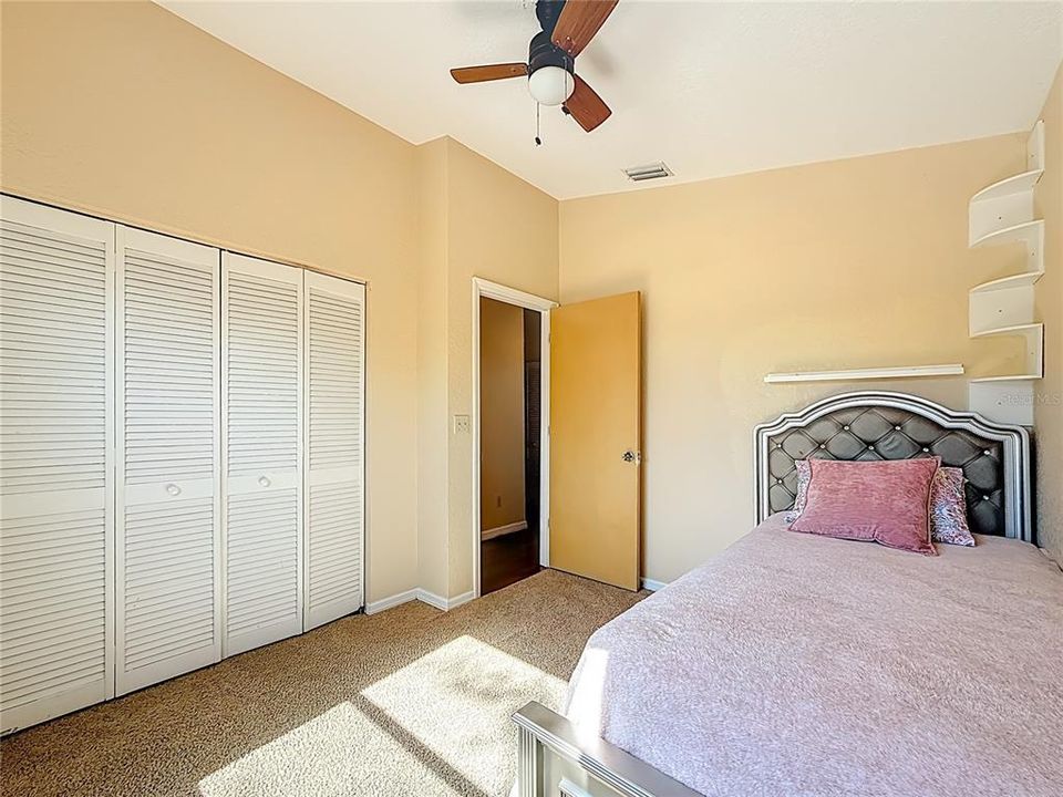 En Venta: $425,000 (4 camas, 2 baños, 1608 Pies cuadrados)