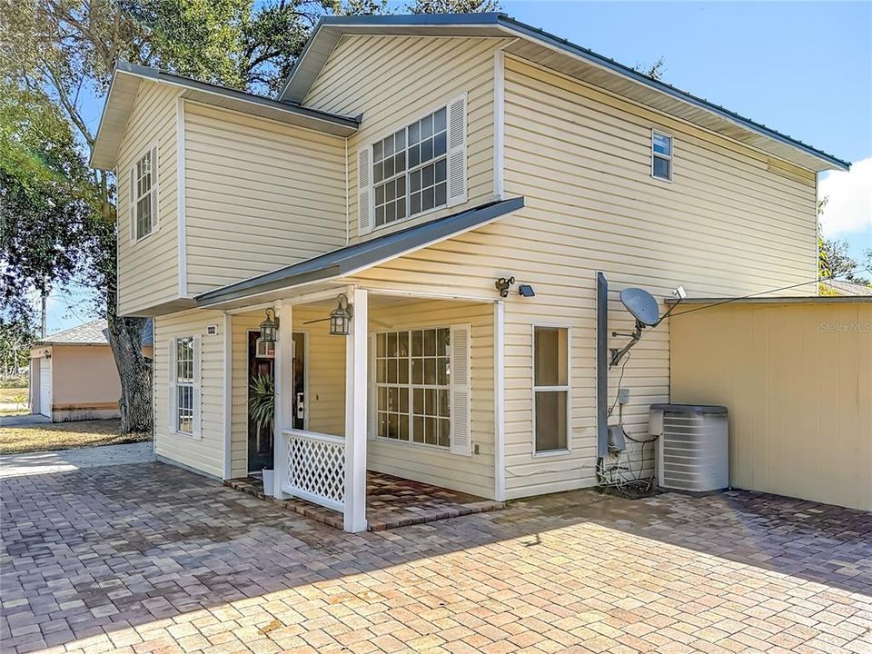 En Venta: $425,000 (4 camas, 2 baños, 1608 Pies cuadrados)