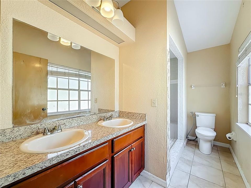 En Venta: $425,000 (4 camas, 2 baños, 1608 Pies cuadrados)