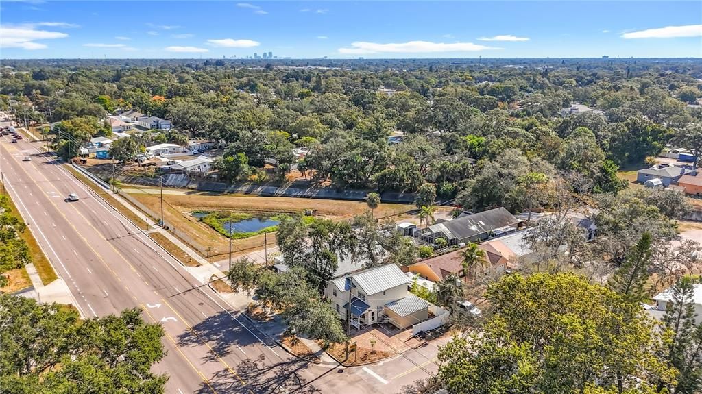 En Venta: $425,000 (4 camas, 2 baños, 1608 Pies cuadrados)