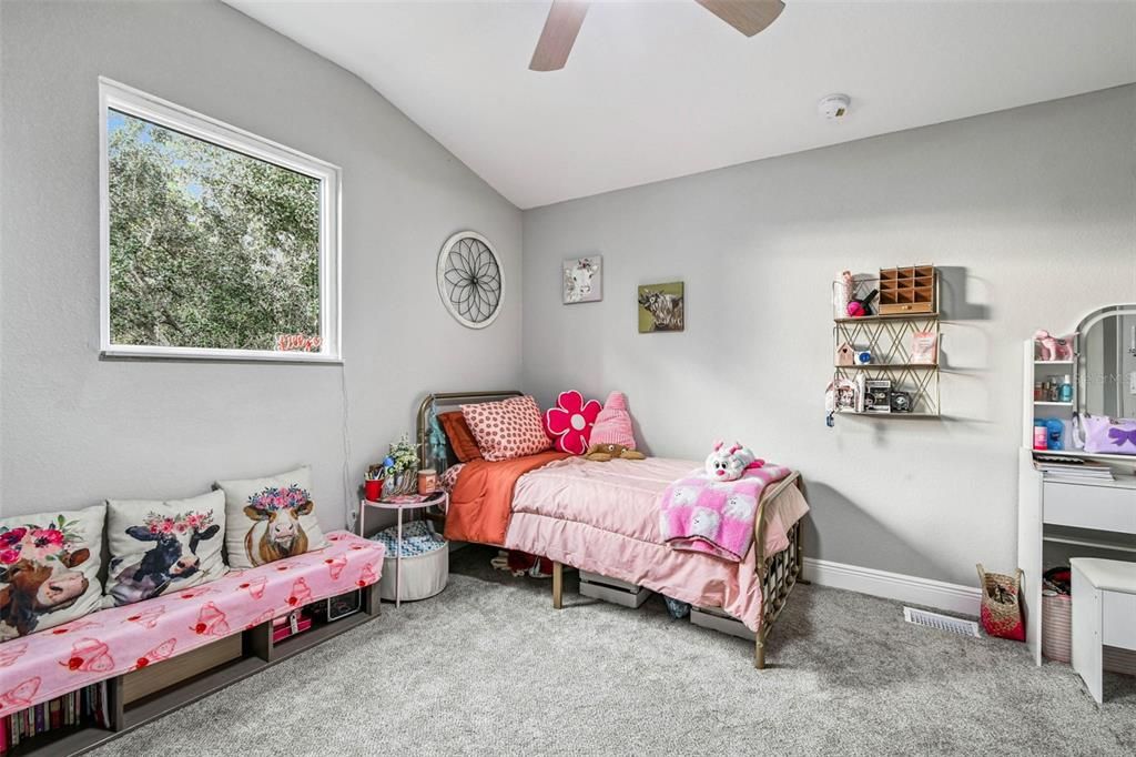 For Sale: $400,000 (3 beds, 2 baths, 2086 Square Feet)