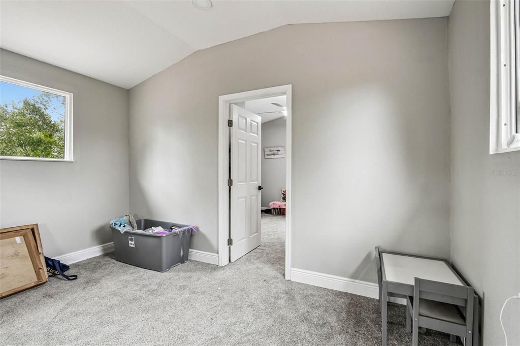 For Sale: $400,000 (3 beds, 2 baths, 2086 Square Feet)