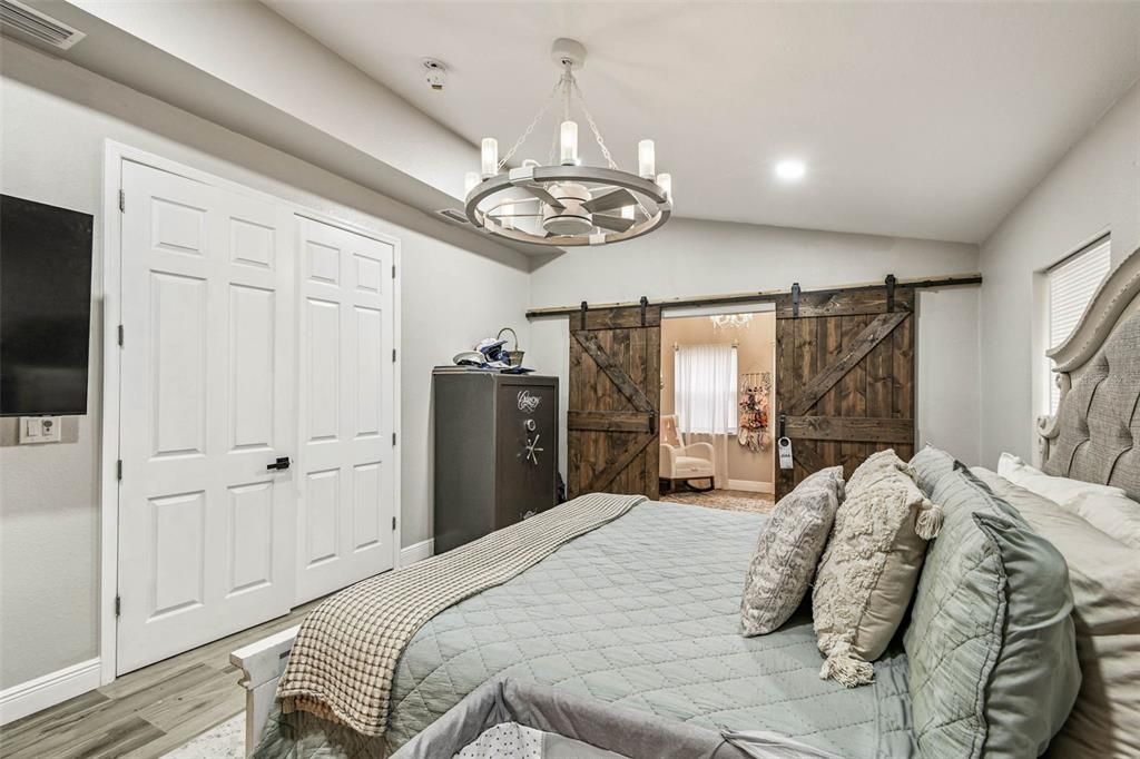 For Sale: $400,000 (3 beds, 2 baths, 2086 Square Feet)