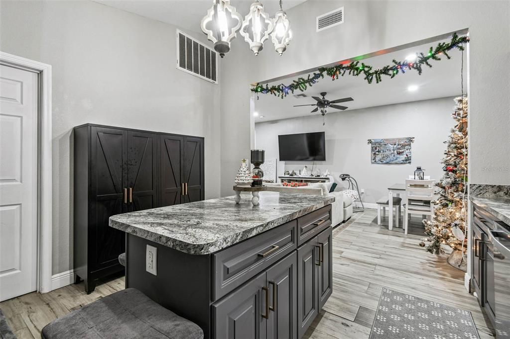 For Sale: $400,000 (3 beds, 2 baths, 2086 Square Feet)