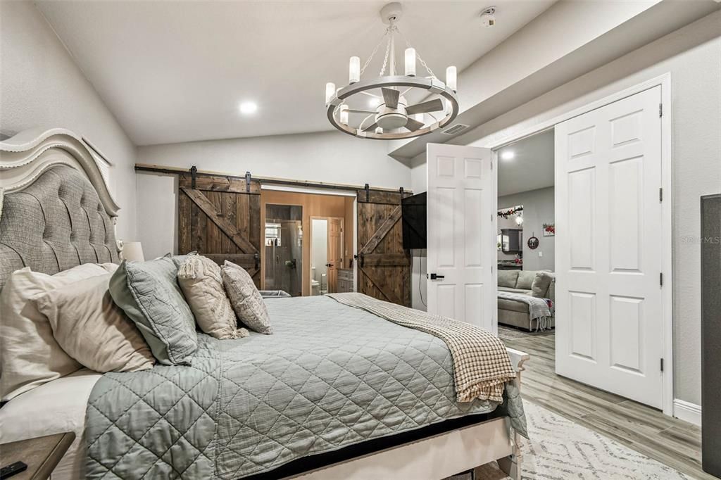 For Sale: $400,000 (3 beds, 2 baths, 2086 Square Feet)