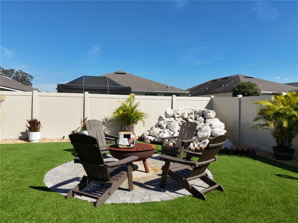 待售: $600,000 (5 贝兹, 3 浴室, 2744 平方英尺)