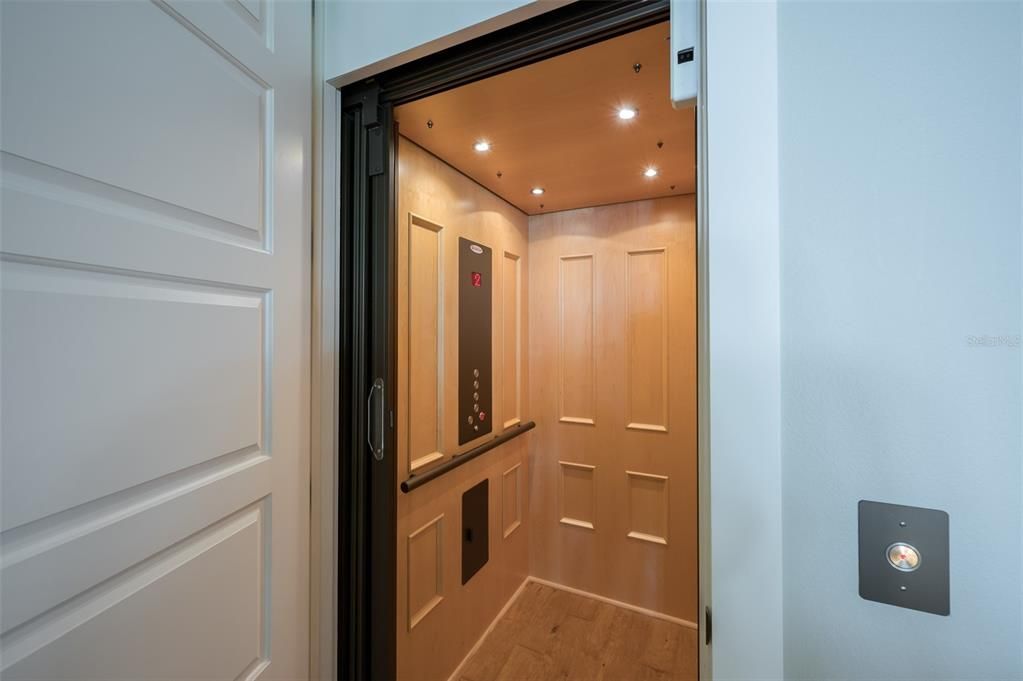 En Venta: $6,950,000 (5 camas, 5 baños, 4995 Pies cuadrados)