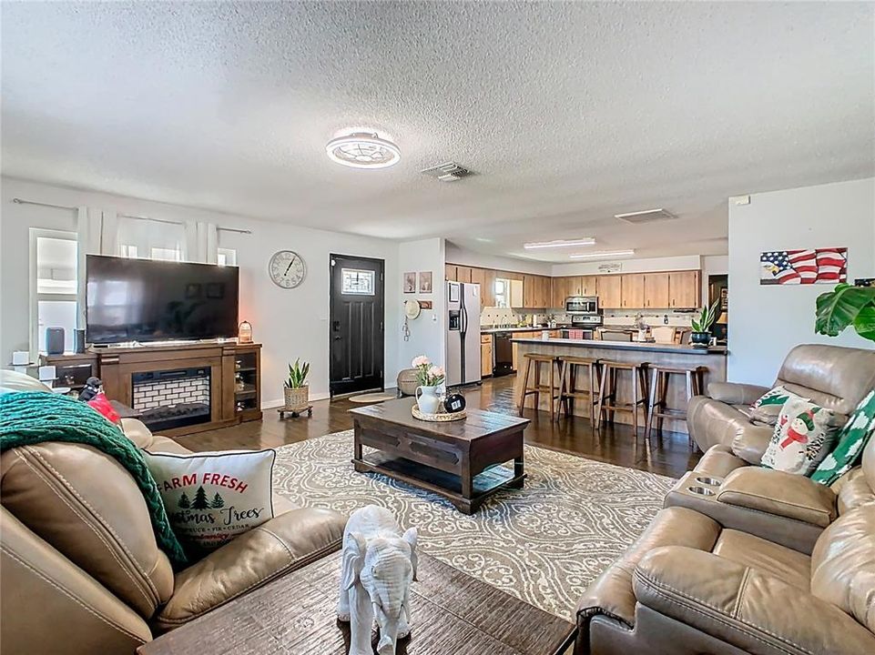 For Sale: $420,000 (3 beds, 2 baths, 2156 Square Feet)