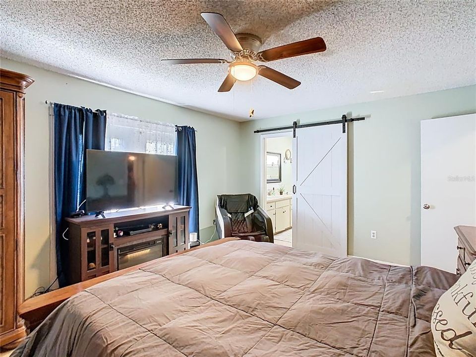 For Sale: $420,000 (3 beds, 2 baths, 2156 Square Feet)