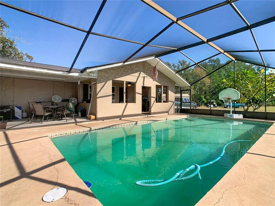 For Sale: $420,000 (3 beds, 2 baths, 2156 Square Feet)