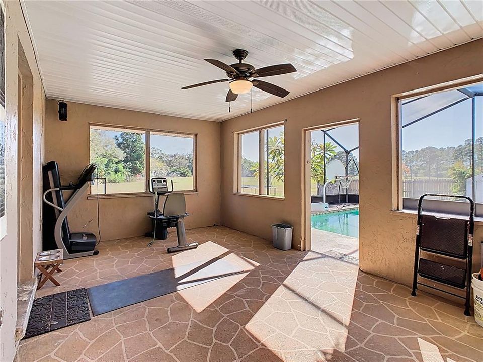 For Sale: $420,000 (3 beds, 2 baths, 2156 Square Feet)