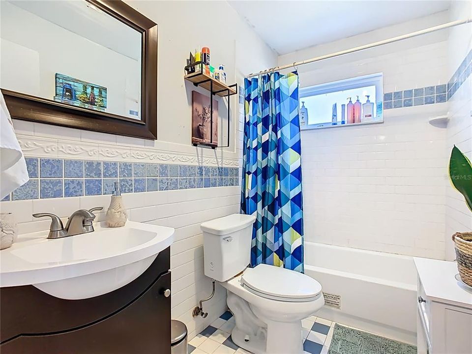 For Sale: $420,000 (3 beds, 2 baths, 2156 Square Feet)