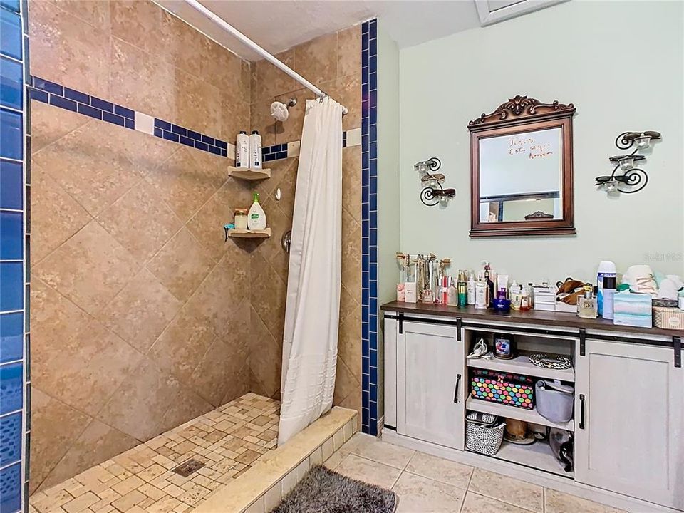 For Sale: $420,000 (3 beds, 2 baths, 2156 Square Feet)