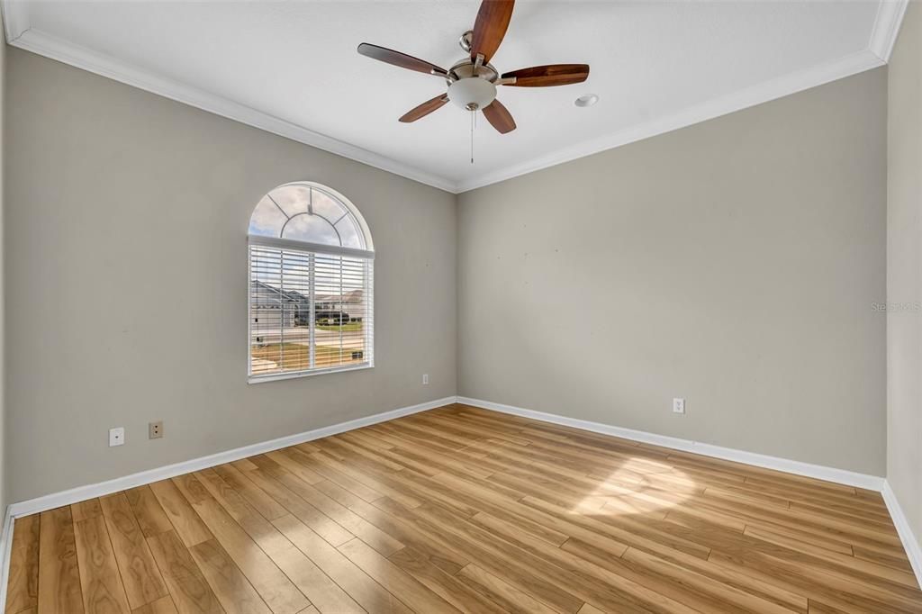 待售: $274,000 (2 贝兹, 2 浴室, 1825 平方英尺)