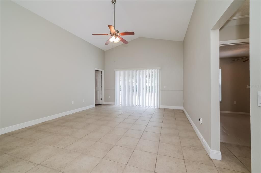 出租: $1,840 (3 贝兹, 2 浴室, 1247 平方英尺)